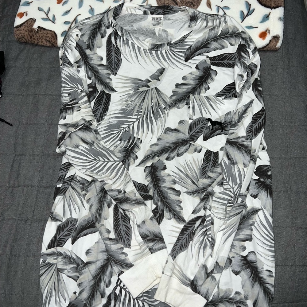 Long sleep PINK leave shirt